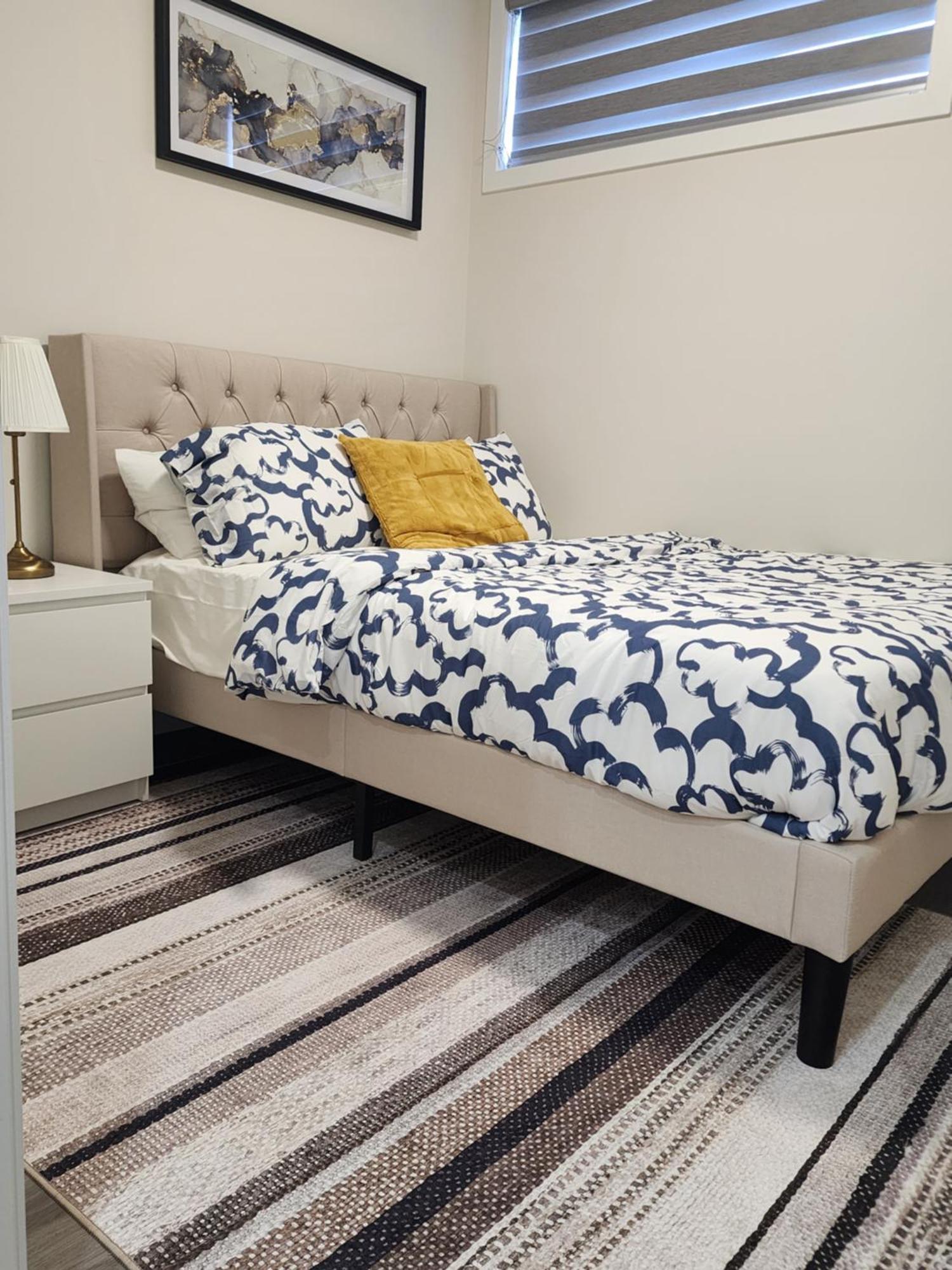 Trendy 2-Bed Oasis Awaits! Daire YYC Dış mekan fotoğraf